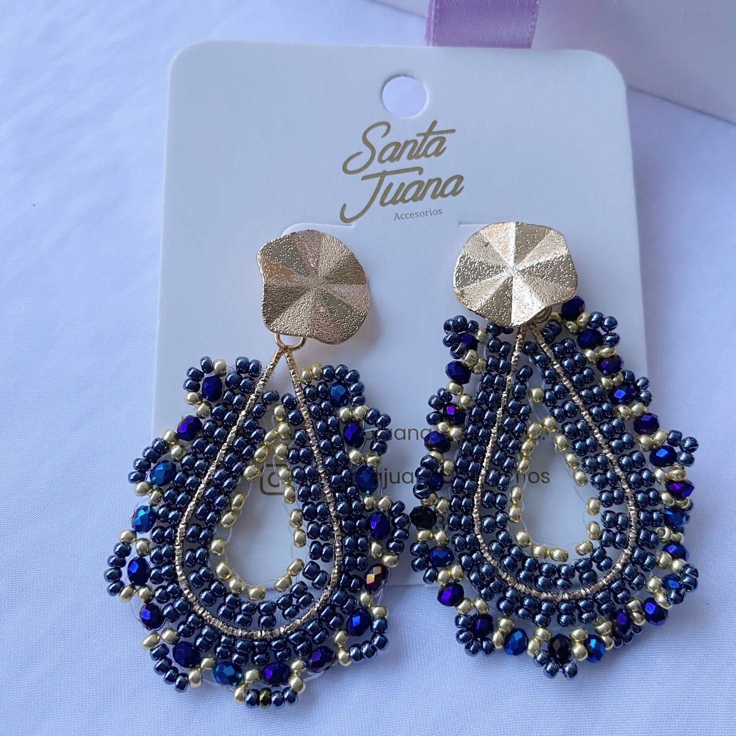 Aretes Tejidos gota Gris